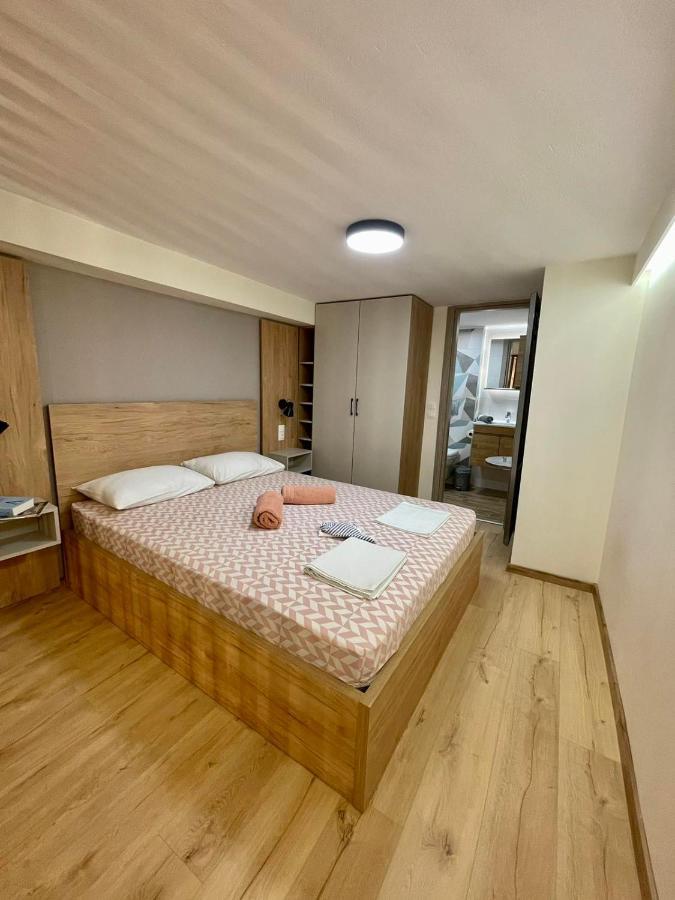 Minimal Two-Floor Apartment Thessaloníki Ngoại thất bức ảnh