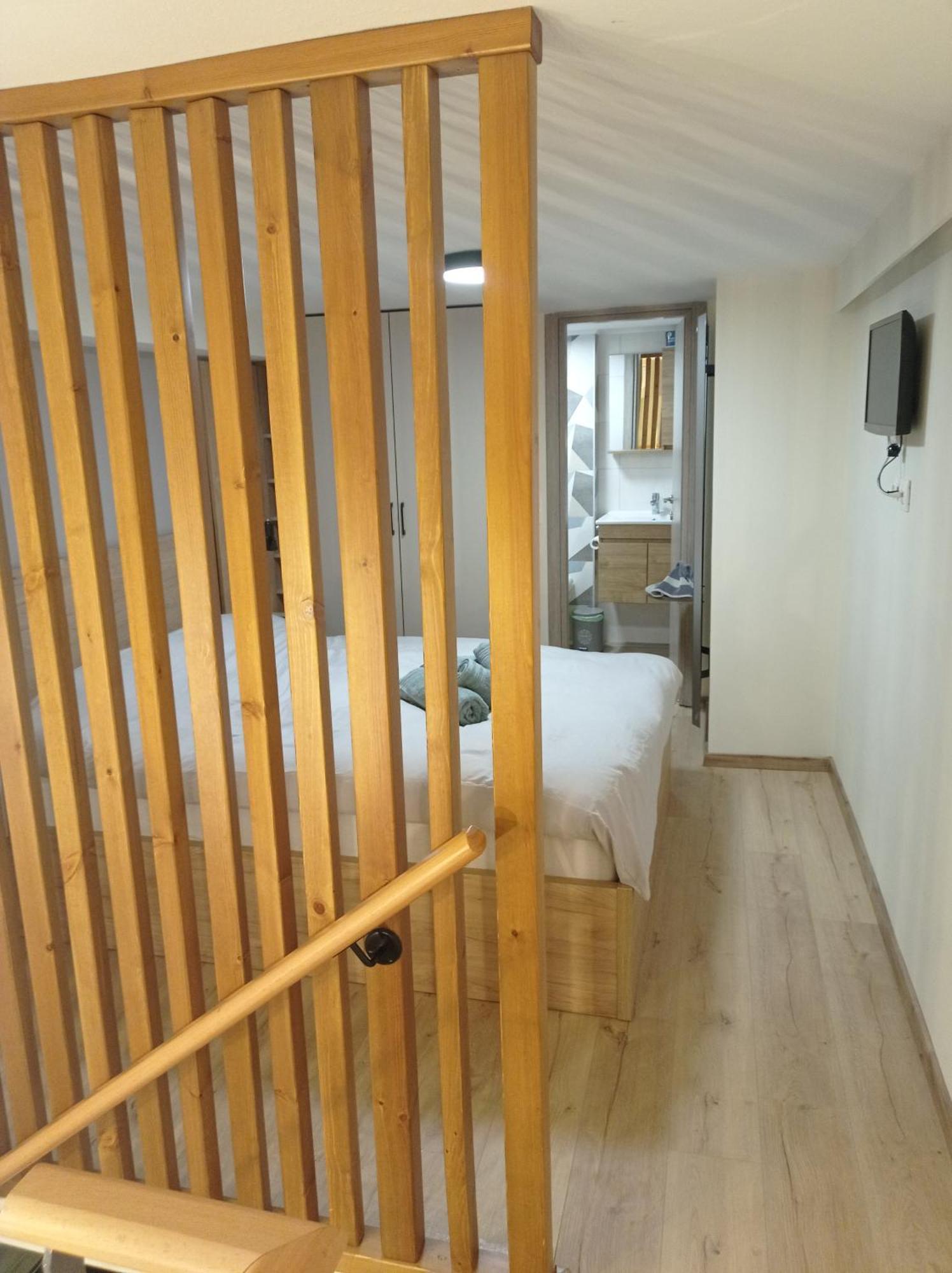 Minimal Two-Floor Apartment Thessaloníki Ngoại thất bức ảnh