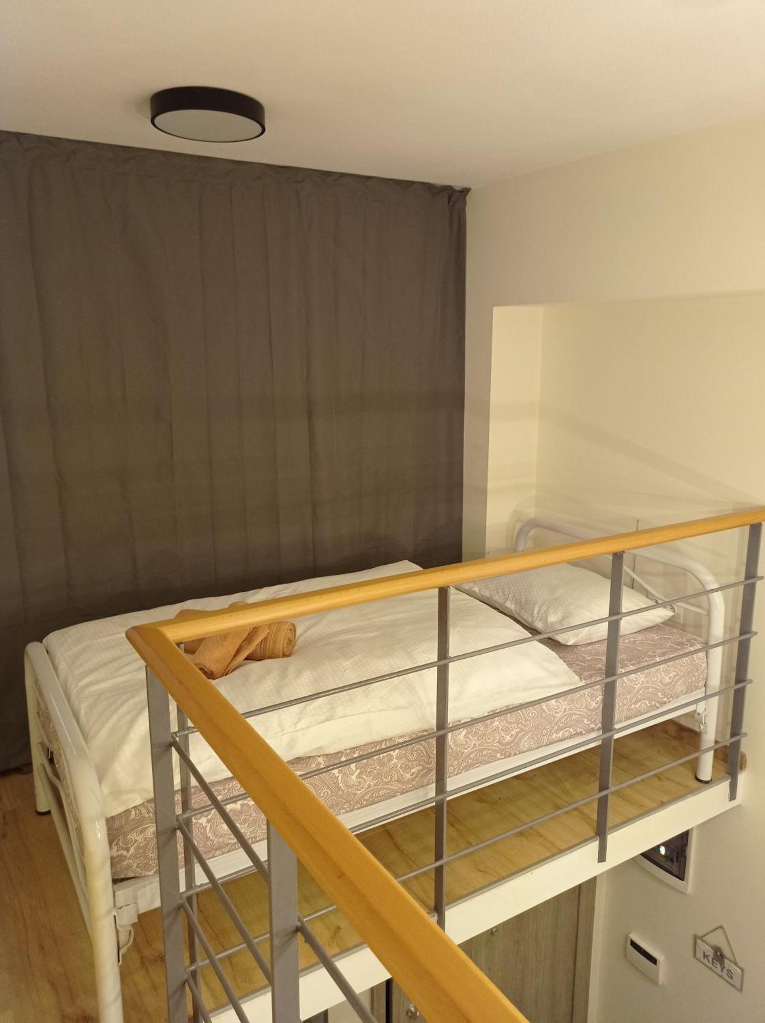 Minimal Two-Floor Apartment Thessaloníki Ngoại thất bức ảnh